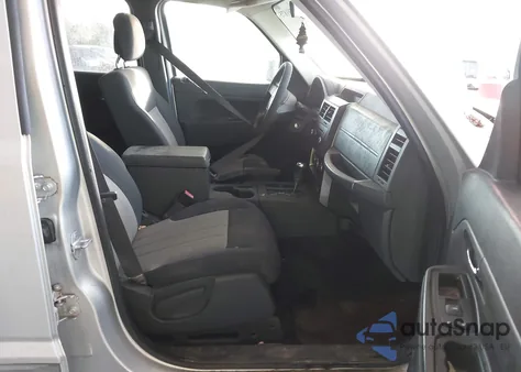 2010 Jeep Liberty Sport z USA, uszkodzony, nr VIN 1J4PP2GK1AW181826